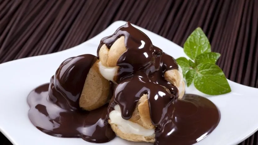 Çikolatalı Profiterol